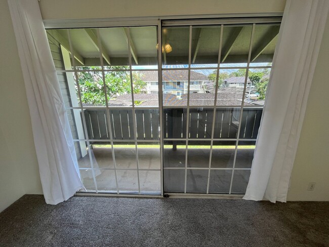 Building Photo - Royal Palm (Waipio) - Upstairs 2 bedrooms,...