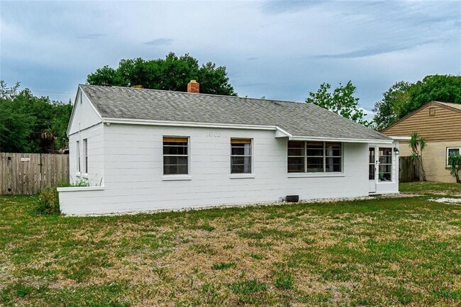 Building Photo - 1003 Pinedale Rd