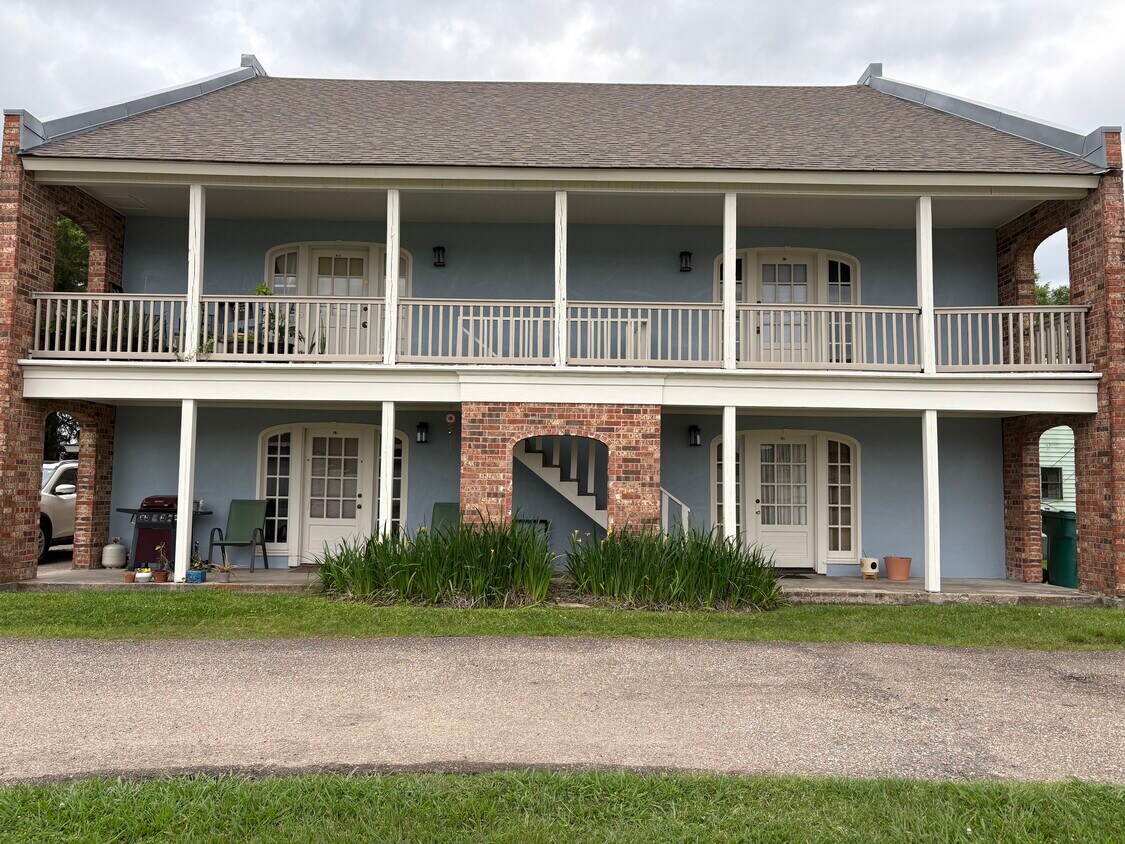 Front of building - 107 Guillot Rd