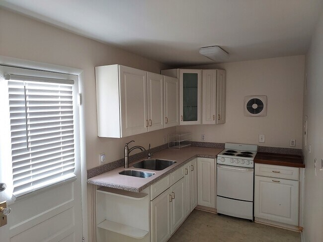 Foto del edificio - 1111 Salem Avenue, Unit B
