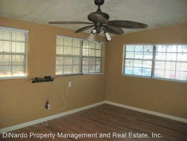 Building Photo - 2 br, 1 bath House - 531 Elm St