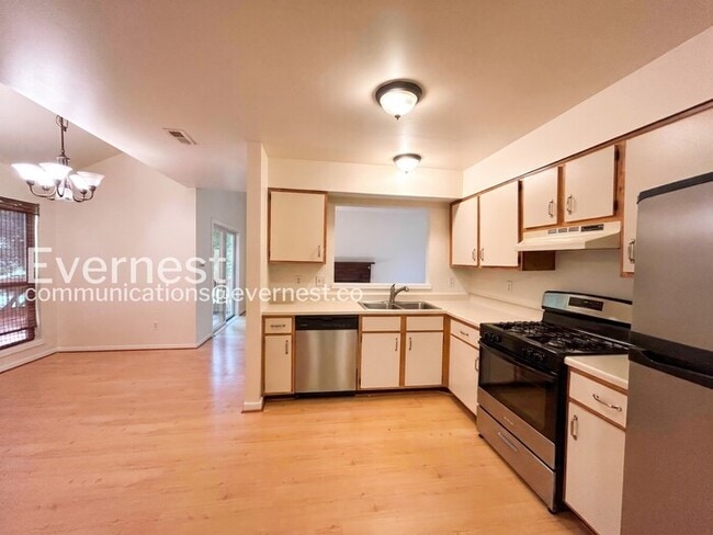 Building Photo - 128 Sharps Rd