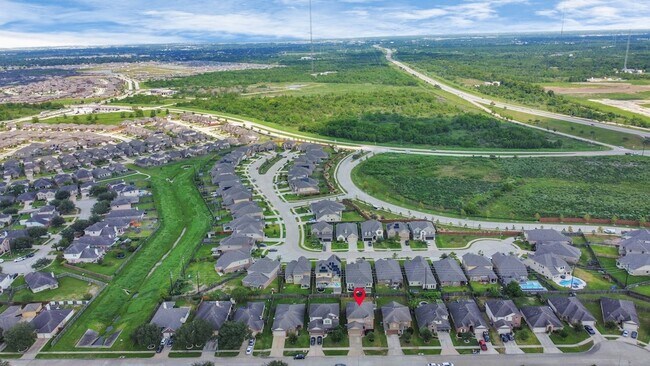 Foto del edificio - 3210 Aldridge Dr