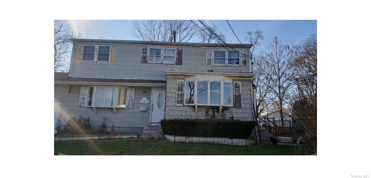 Primary Photo - 232 Sugarwood Ln