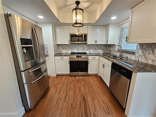 Foto del edificio - 659 N Jefferson Ave