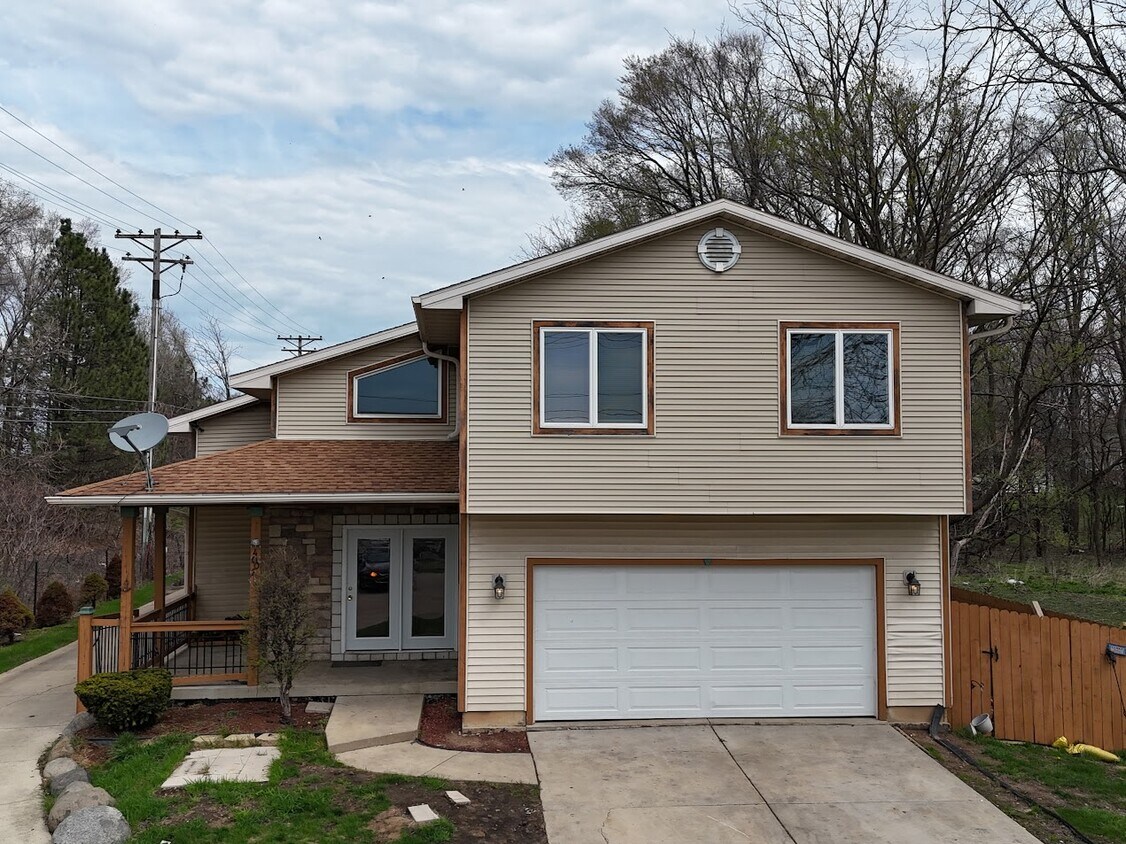 Foto principal - 4002 Alvarez Ave