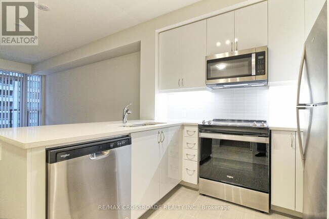 Photo du bâtiment - 4955 Yonge St