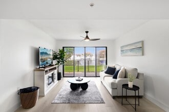 Building Photo - 1601 Marina Isle Way
