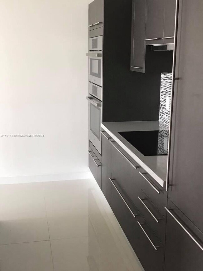 Foto del edificio - 7661 NW 107th Ave