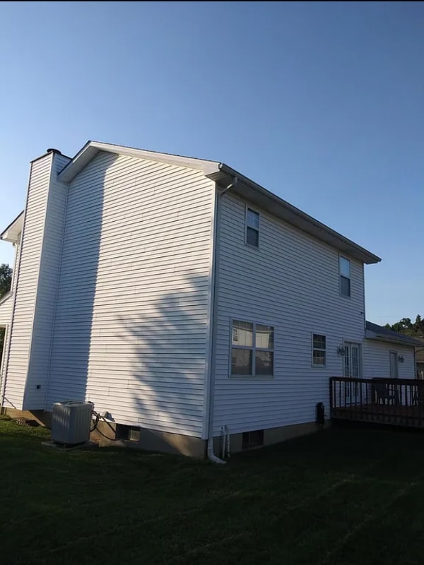 Building Photo - 143 Wiltshire Ave