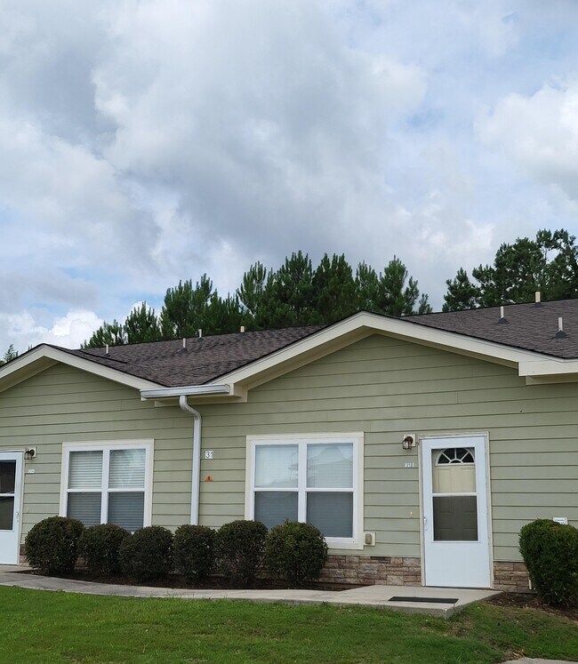 Coastal Breeze Villas Apartments 14001 Three Rivers Rd Gulfport, MS