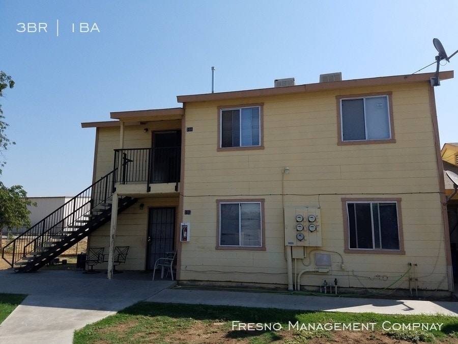 1452 S College Ave Unit 104, Dinuba, CA 93618 Apartment for Rent in