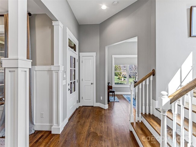 Building Photo - 61 Barnrock Dr
