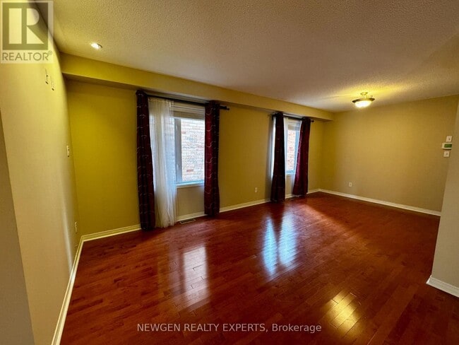 Photo du bâtiment - 3217 Respond Rd