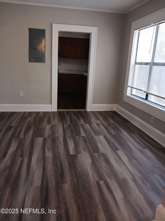 Foto del edificio - 110 E 15th St