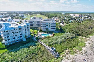 Building Photo - 669 NE Plantation Rd