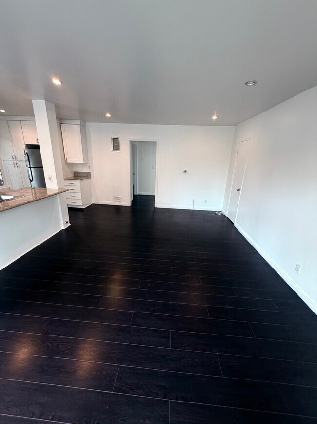 Sala de estar - 123 S St Andrews Pl