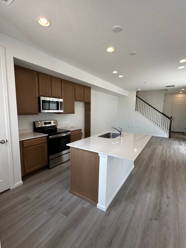 Foto del edificio - 21101 E 67th Ave