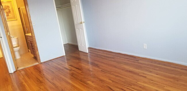 Foto del edificio - 742 E 58th St