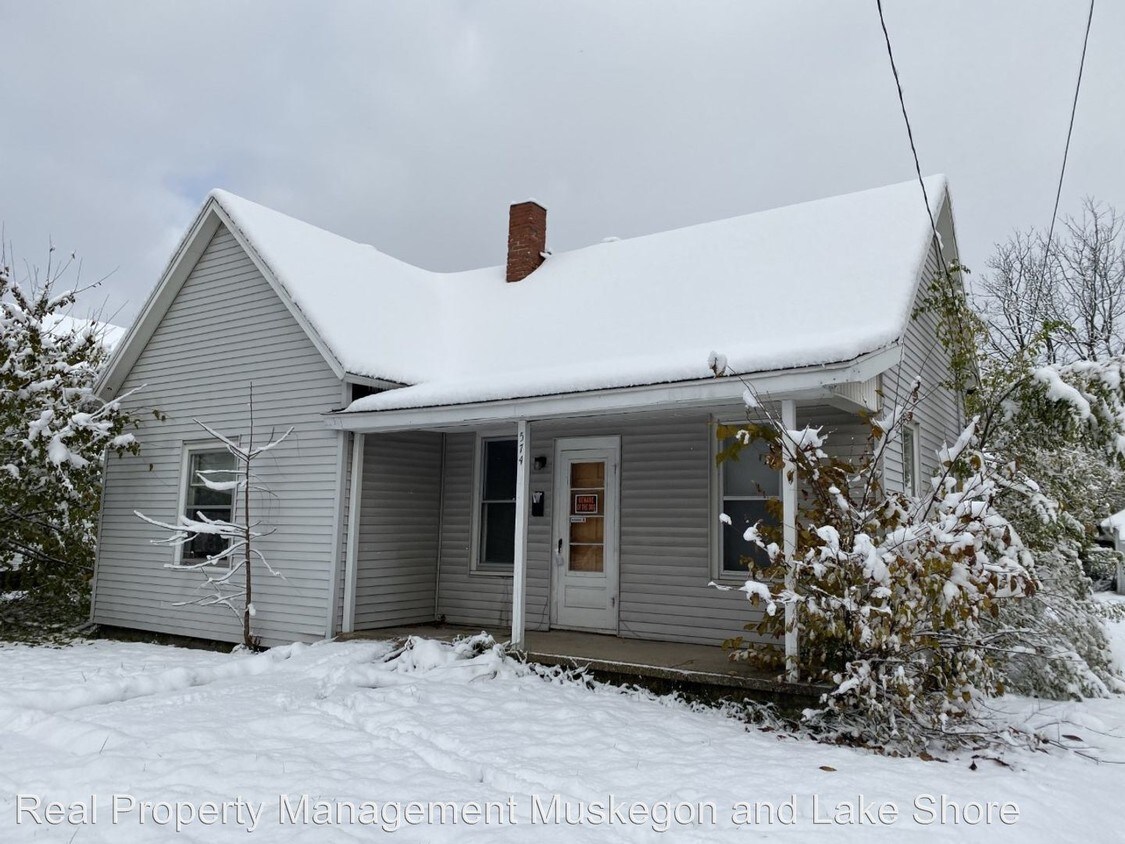 Primary Photo - 2 br, 1 bath House - 574 East Apple Ave