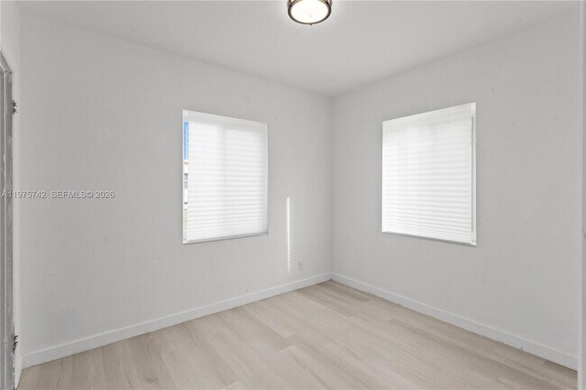 Foto del edificio - 400 NW 47th St