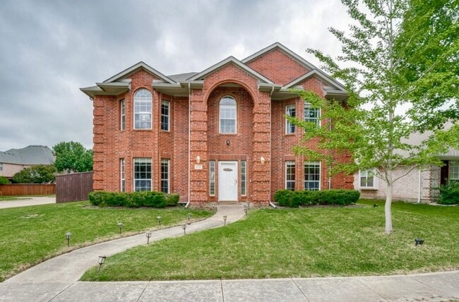 Building Photo - 610 Butternut Dr
