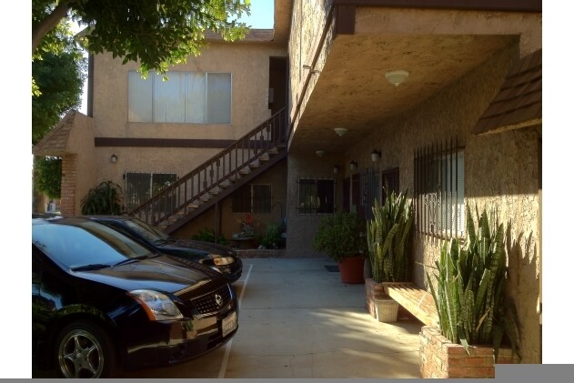 Foto del edificio - 1015 E 20th St