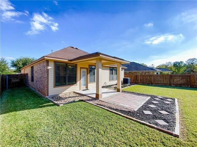 Building Photo - 1028 Regency Ln