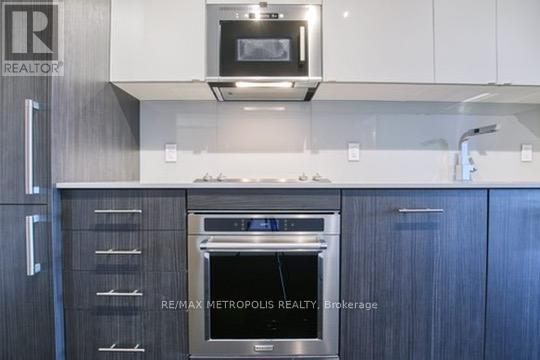 Photo du bâtiment - 330 Richmond St W