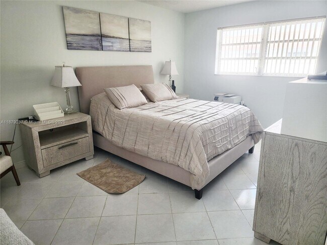 Foto del edificio - 580 Egret Dr