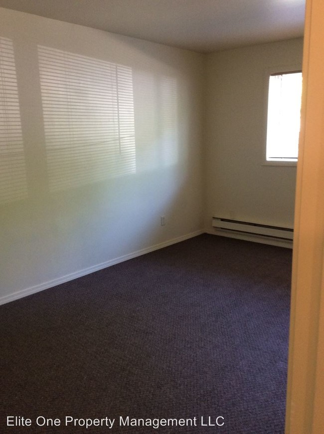 Foto del edificio - 2147 Meadow Ln