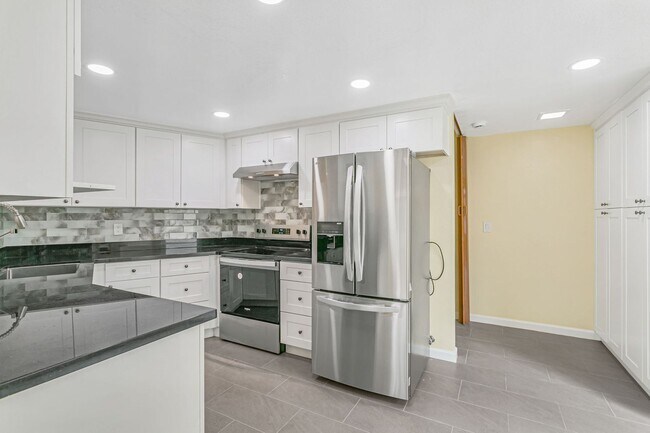 Building Photo - 3 Bedroom Townhouse with Cupertino Schools