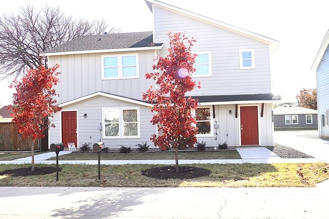 Exterior de la casa - 5830 Grayson St