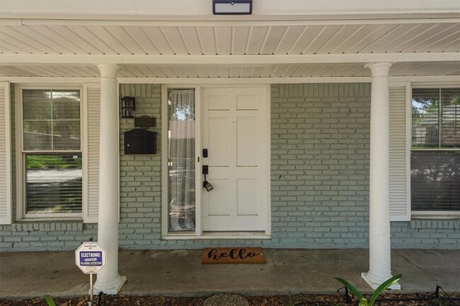 Building Photo - 9622 Fairdale Ln