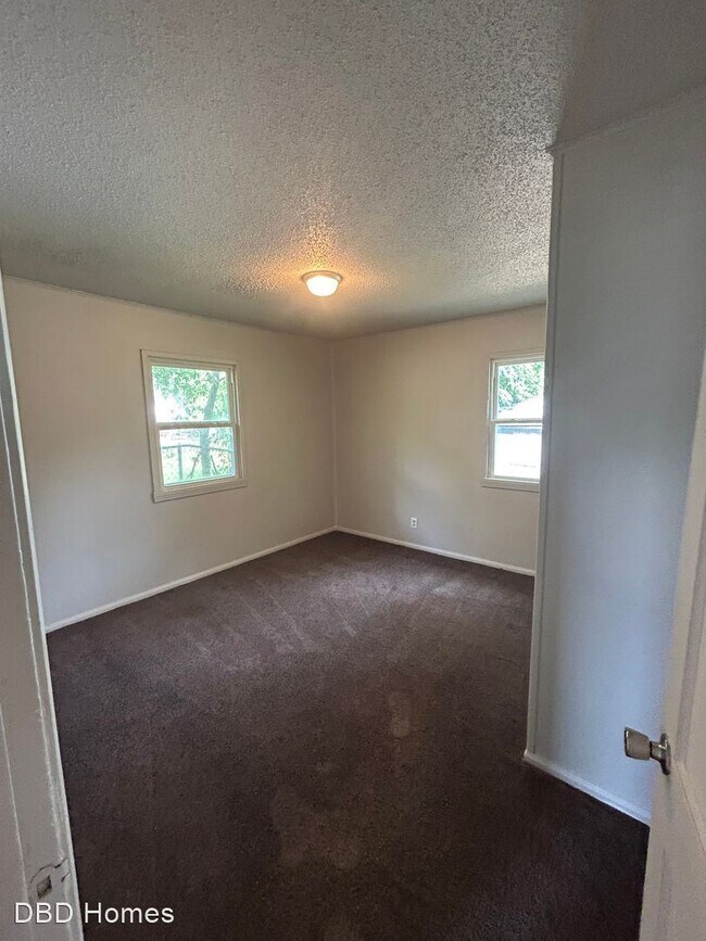Building Photo - 3 br, 1 bath House - 4327 Bowser Ave