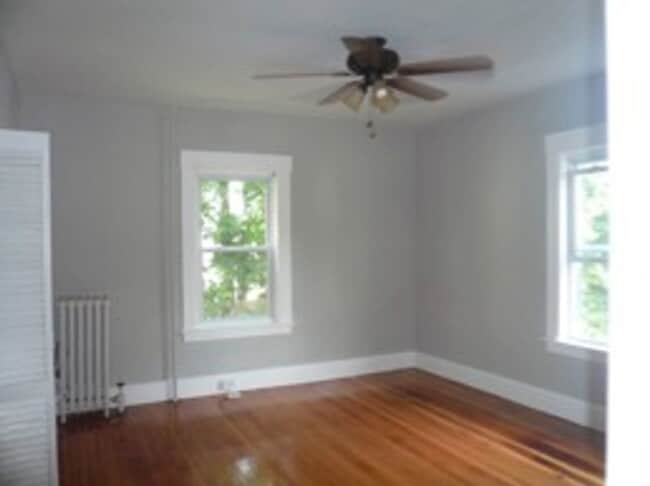 Building Photo - 112 7th St