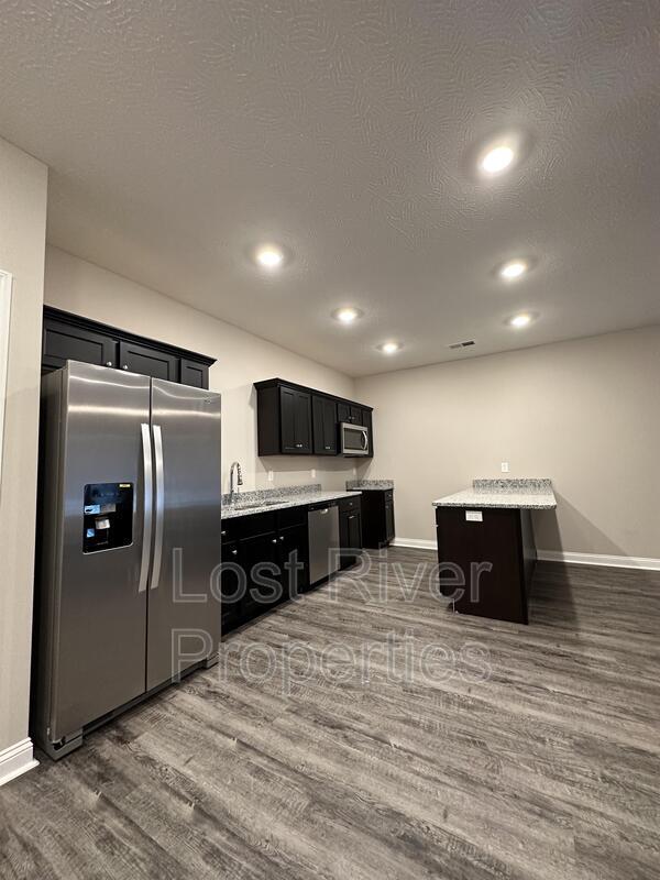 Building Photo - 4563 Wal Valley Way