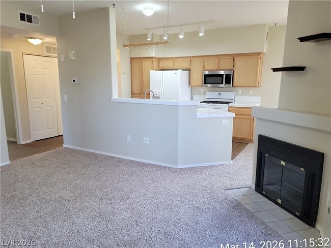 Building Photo - 1050 E Cactus Ave