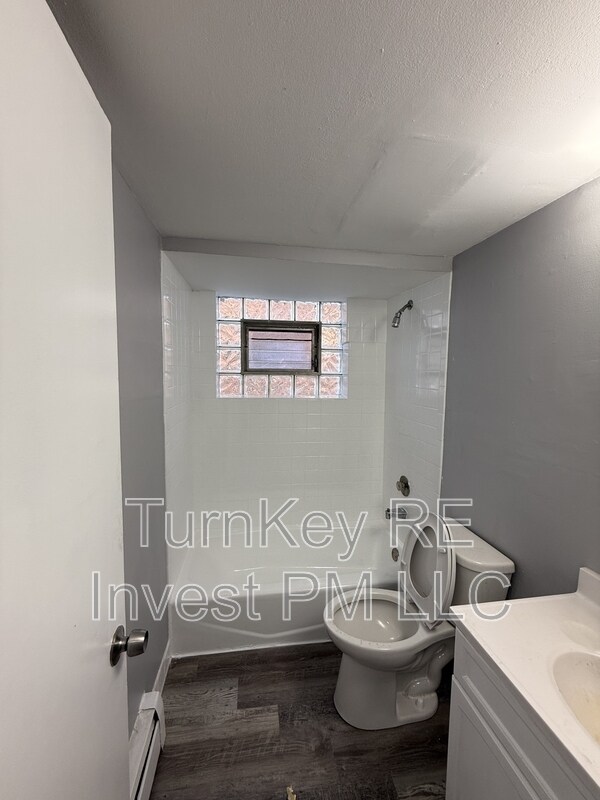 Foto del edificio - 639 Jeffery Ave