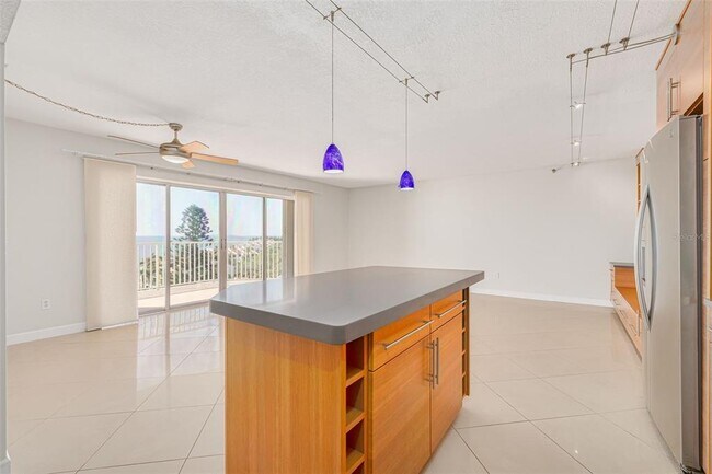 Foto del edificio - 7432 Sunshine Skyway Ln S