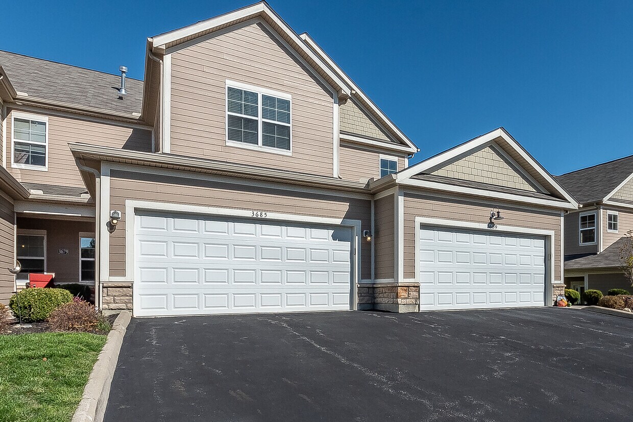 3685 Birkland Cir Unit 3685, Lewis Center, OH 43035 Condo for Rent in