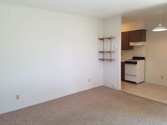 Building Photo - 819 N Cory St