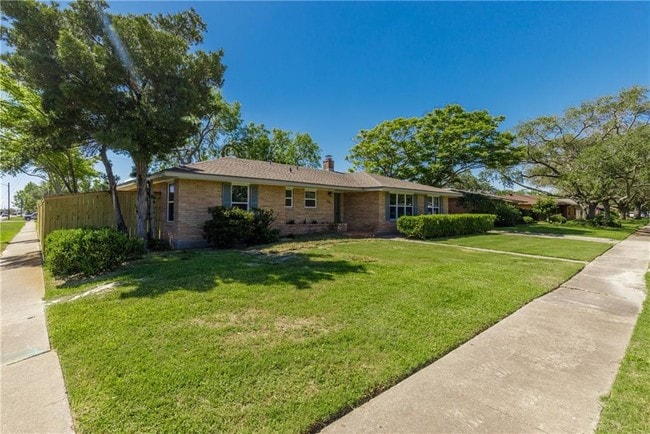 Building Photo - 501 Dolphin Pl