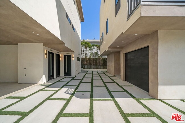 Foto del edificio - 257 S Park View St