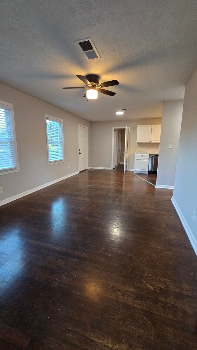 SALA DE ESTAR - 5991 Peco Ln