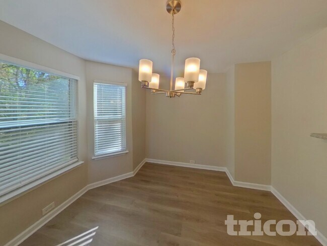 Foto del edificio - 11051 Southwood Dr