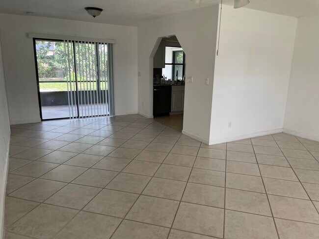 Building Photo - 251 Las Palmas St
