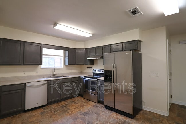 Building Photo - 3309 Bauer Rd