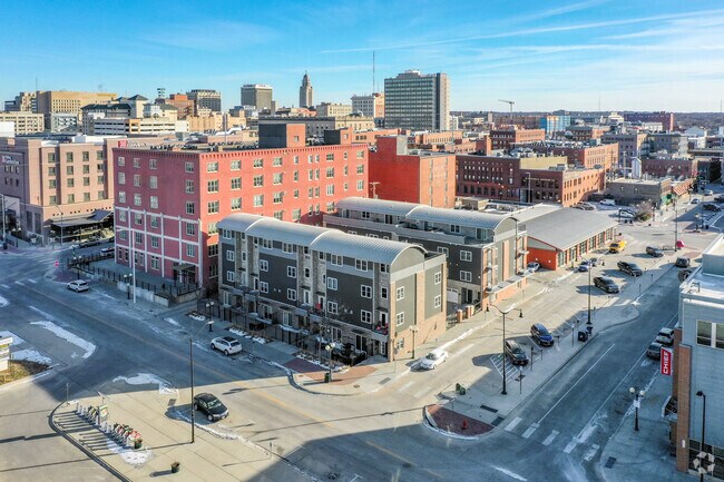 Building Photo - 330 N 7th St