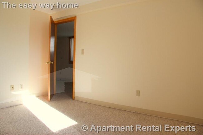 Building Photo - Allston / Cambridgeport - Renovated 4 Bed ...